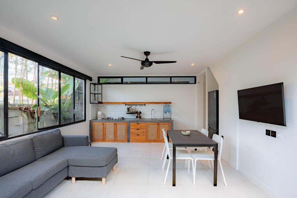 Town House Camy